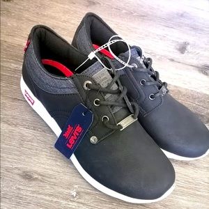 Selling normal levis shoes, completely new.